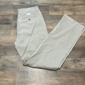 Vineyard Vines khaki pants. Size 32x34